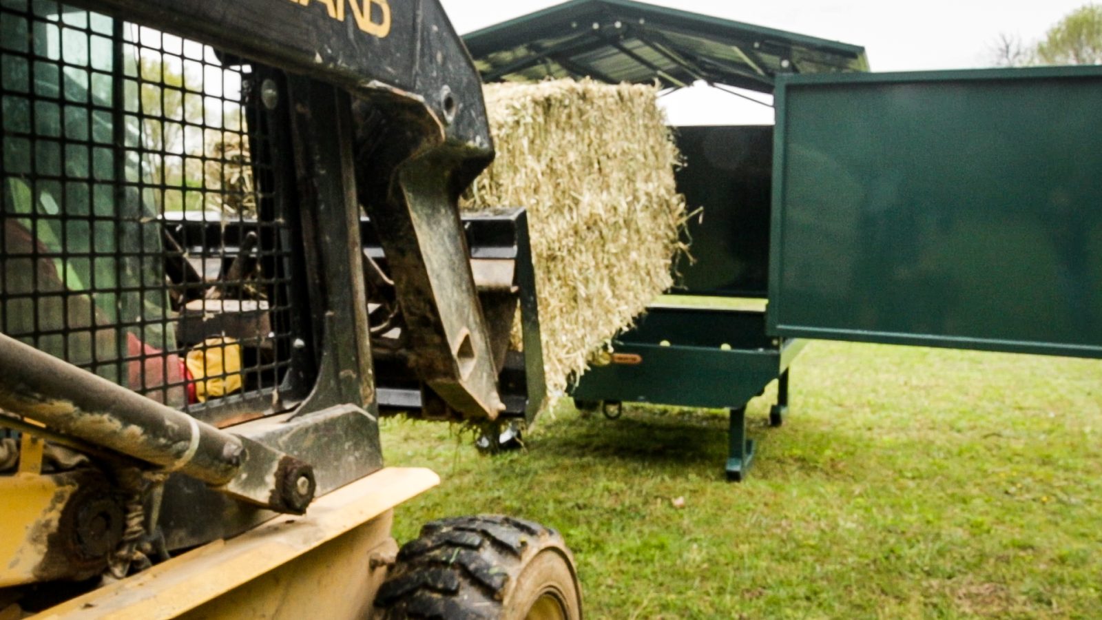 exterior of feeder and hay for horse overeating article